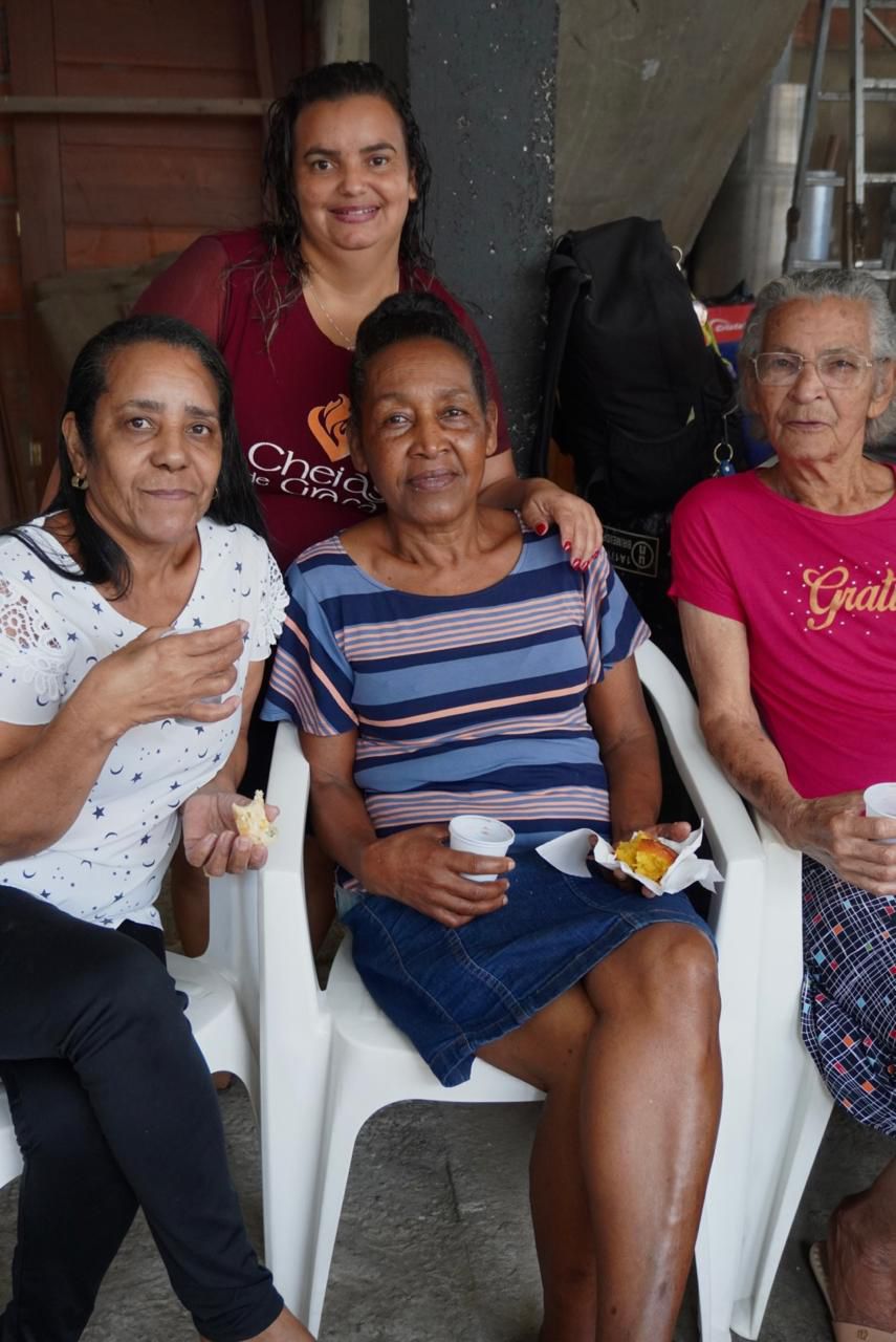 Descrição da foto 2 do café com avós