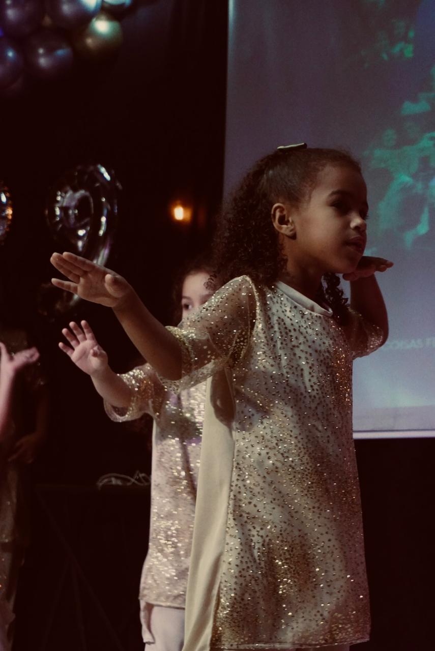 Crianças em festa de Dia das Crianças