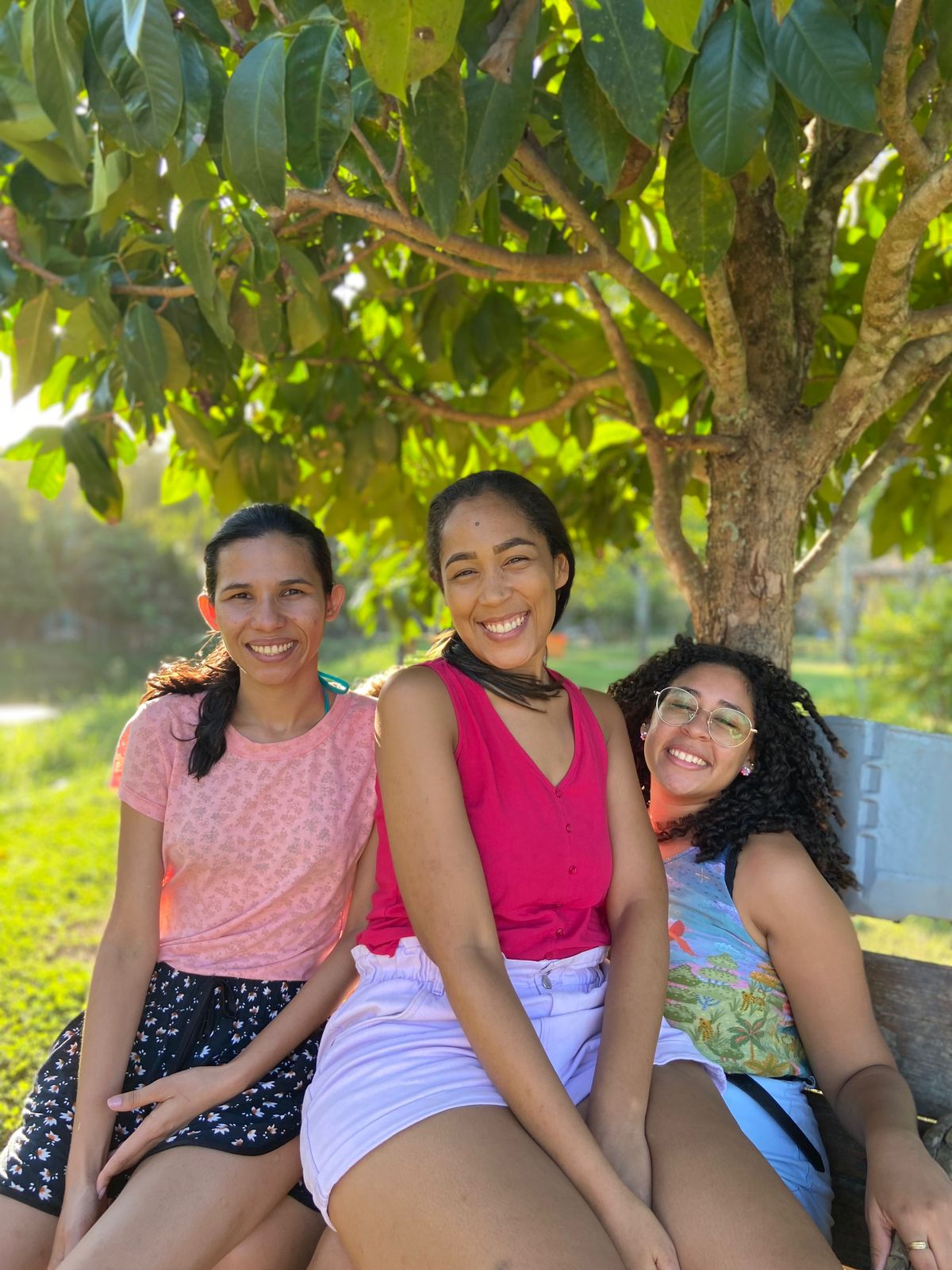 Jovens em uma ação social de serviço