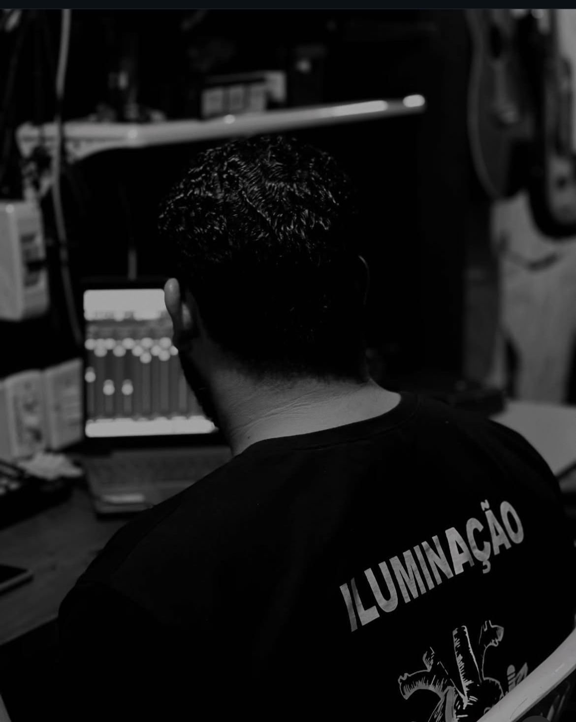 Tela de computador com software de transmissão