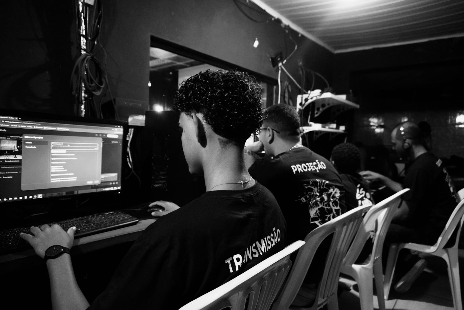 Equipe de Multimídia trabalhando